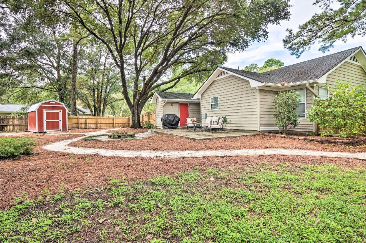 Peaceful Beaufort Home With Front Porch And Grill Exterior foto